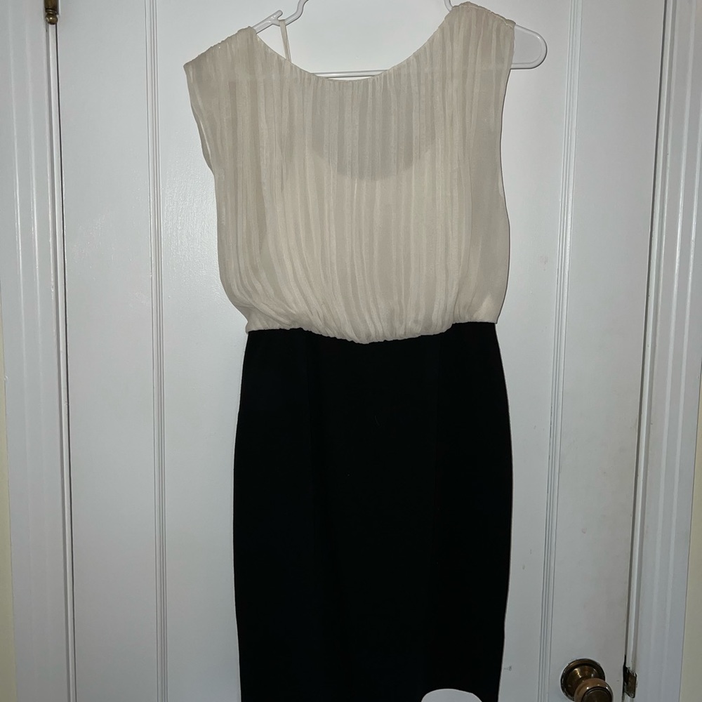 Alice & Olivia black white mini dress - M. New with tags.